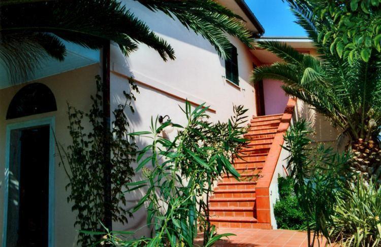 Bed&Breakfast Giardino Agritourist Controguerra Εξωτερικό φωτογραφία